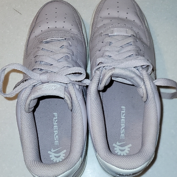 Stylish Women's Sneakers in Lavender and White - Picture 5 of 5